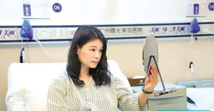 2007举重世锦赛男子冠军_男子举重56冠军_举重冠军卖煎饼