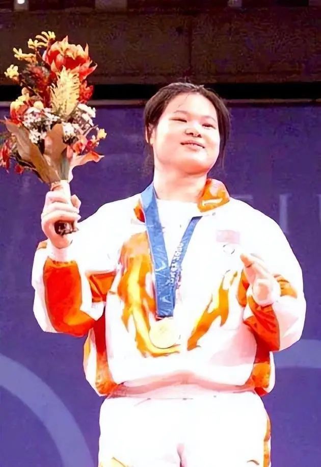 男子举重56冠军_举重冠军卖煎饼_2007举重世锦赛男子冠军